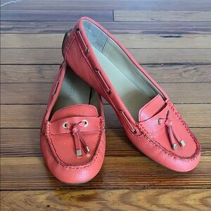 Talbots Coral Pink Pebbled Leather Driving Moccasins/ Loafers - Women’s Size 9